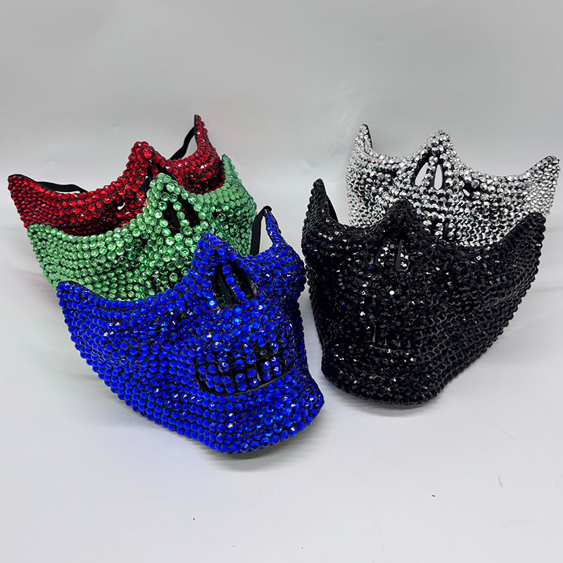 Respirator Half Face - ラインストーンハーフスカルマスク男性女性用仮面舞踏会パーティーコスプレ衣装アクセサリーゴーストフェイスDJステージクリスタルブリンマスク